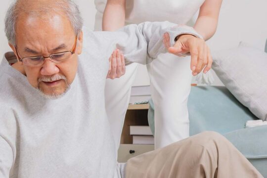 How to Safely Lift An Elderly Person